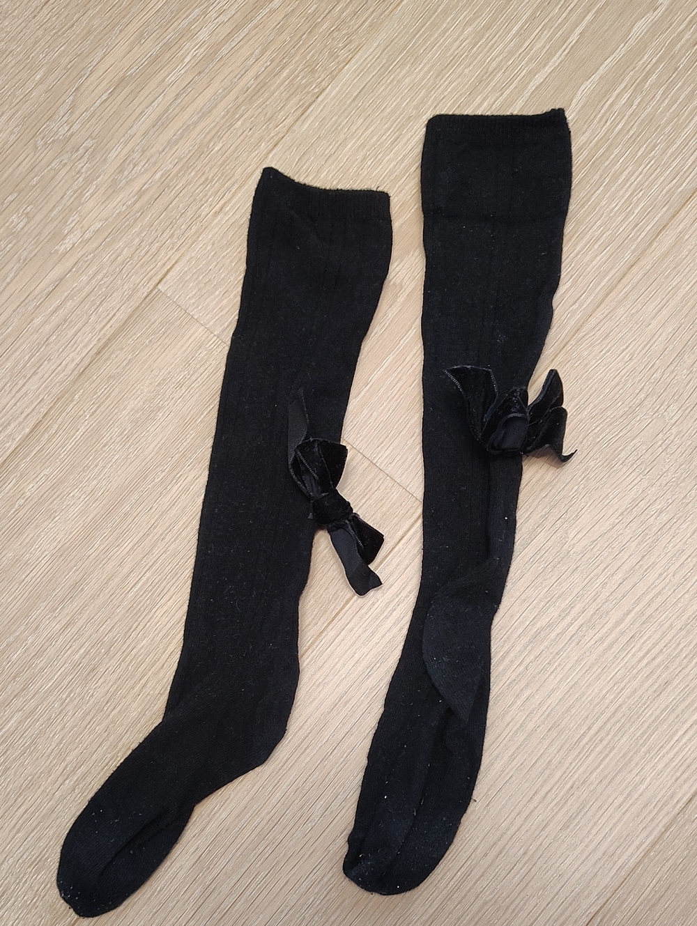 Source Unknown Black Knee High Socks with Velvet Bows